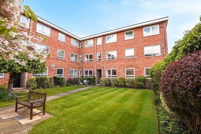 2 Bedroom Apartment To Rent In Henley On Thames, Oxfordshire, RG9