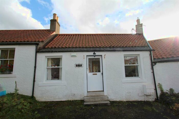 1 Bedroom Cottage To Rent In , Hall Row Charlestown, Dunfermline, Fife, KY11