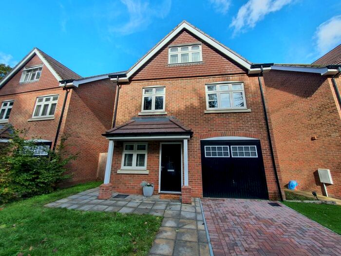 4 Bedroom Detached House To Rent In Farringdon Road, Earley, RG6