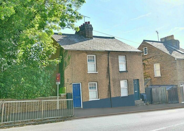 2 Bedroom Semi-Detached House To Rent In Port Hill, Hertford, SG14