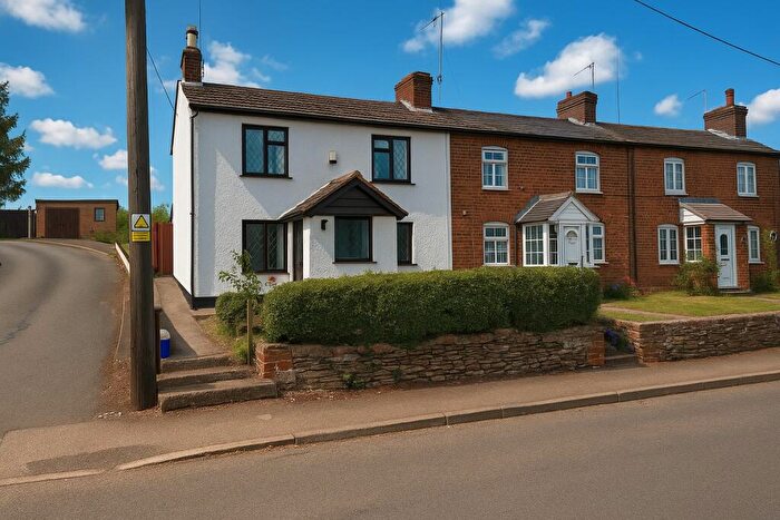 2 Bedroom Cottage For Sale In The Grove, Moulton, NN3