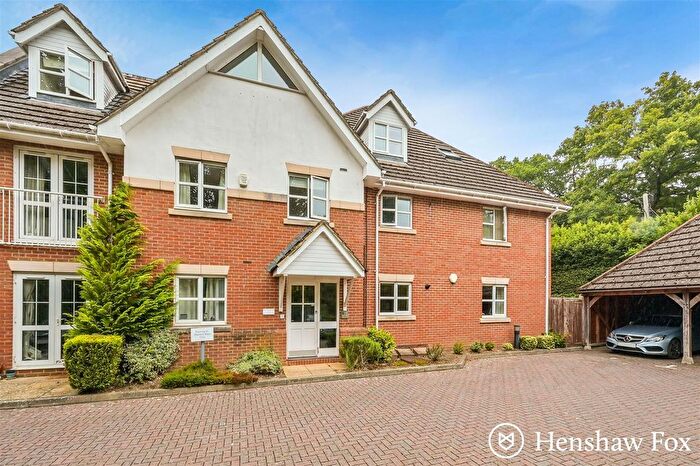 3 Bedroom Flat For Sale In Baddesley Road, Chandler's Ford, Hampshire, SO53