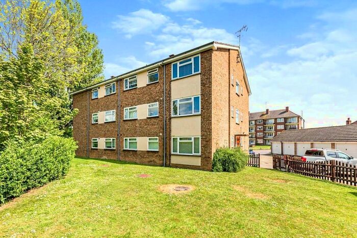 1 Bedroom Flat To Rent In Hazelwood Close, Hitchin, Hertfordshire, SG5