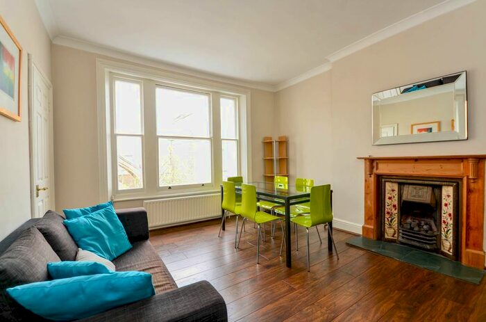 2 Bedroom Flat To Rent In Castletown Road, West Kensington, London, W14
