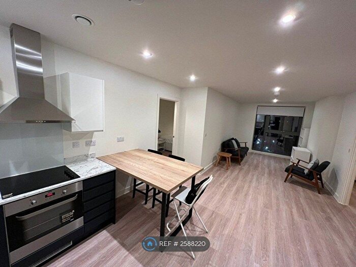 2 Bedroom Flat To Rent In Exchange Point, Manchester, M3