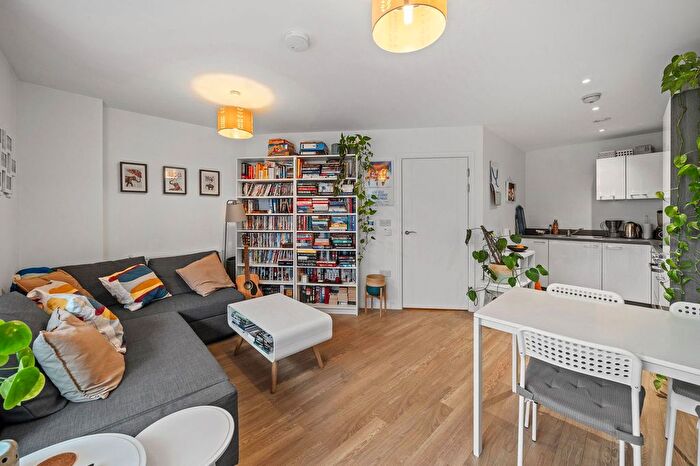 1 Bedroom Flat To Rent In Connersville Way, Croydon, CR0