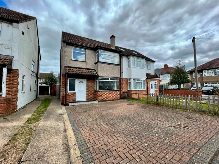 3 Bedroom Semi-Detached House To Rent In Bomer Close, Sipson, West Drayton, UB7