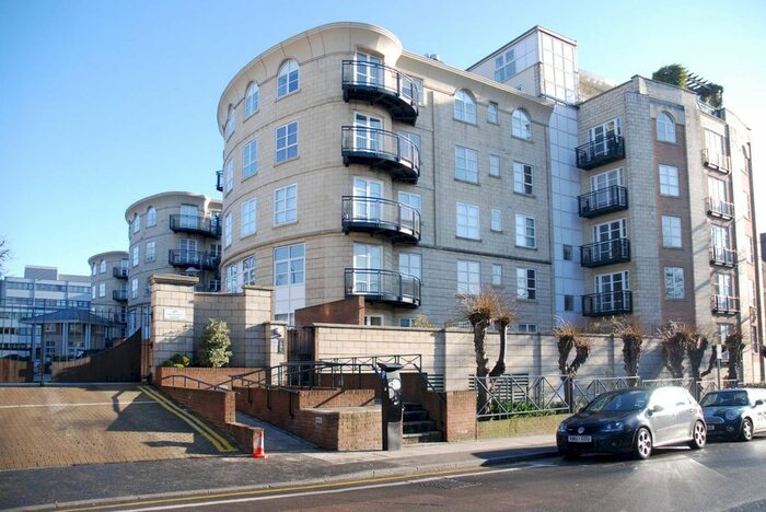 2 Bedroom Flat For Sale In Worple Road, Wimbledon, London, SW19
