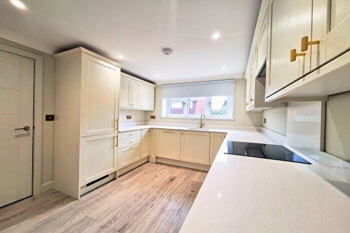 2 Bedroom Property To Rent In New Road, Swanley, BR8