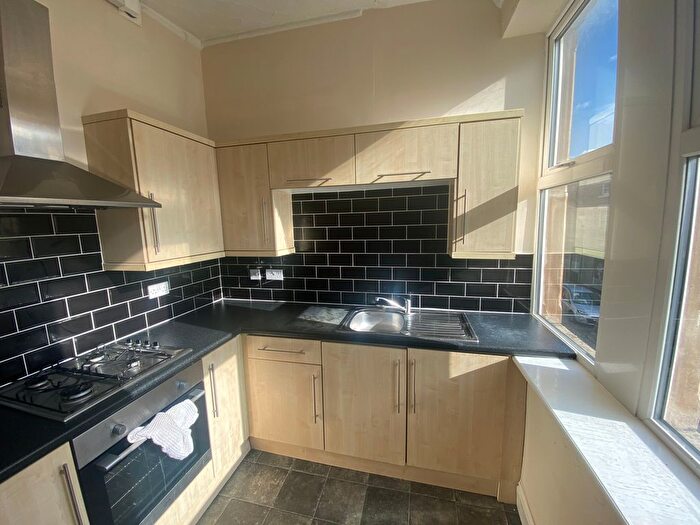5 Bedroom Maisonette To Rent In Woodbine Place, Gateshead, NE8