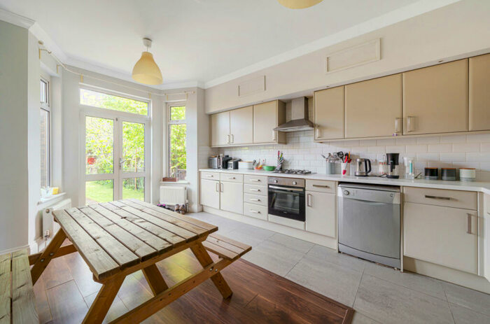 4 Bedroom Terraced House To Rent In Boundary Road, Turnpike Lane, London, N22