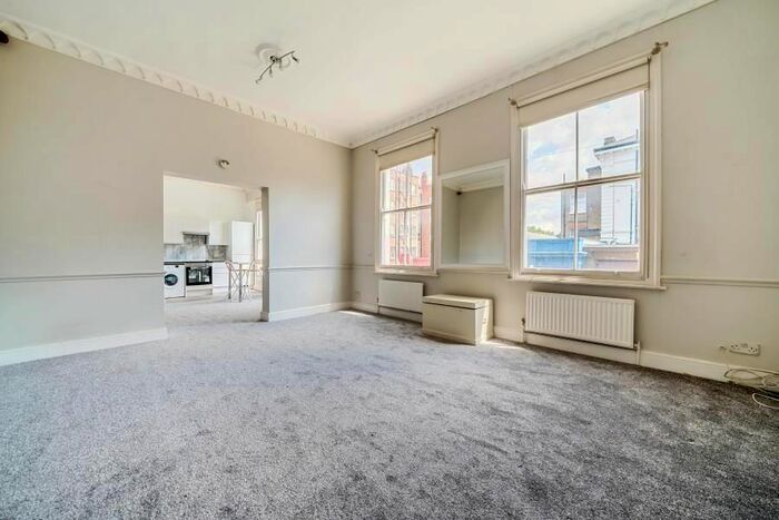 2 Bedroom Flat To Rent In Fulham Road, Fulham, SW6