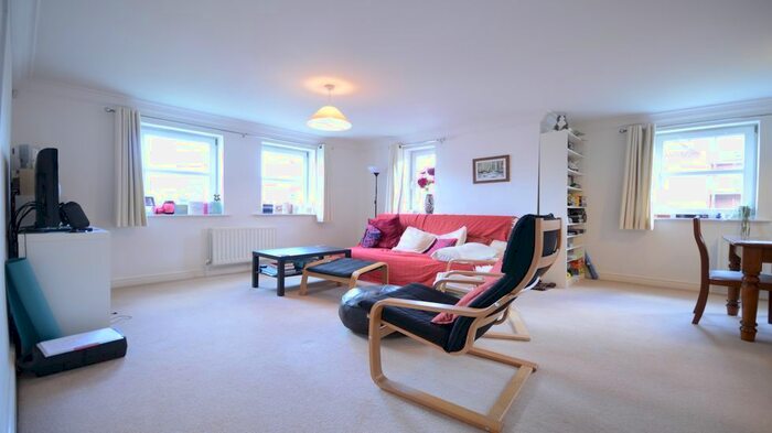 2 Bedroom Flat To Rent In Campbell Fields, Aldershot, GU11