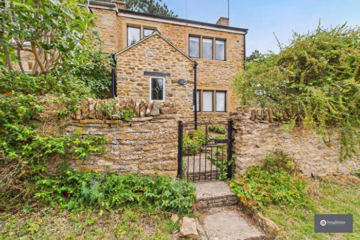 3 Bedroom End Of Terrace House For Sale In Mill Lane, Croughton, NN13
