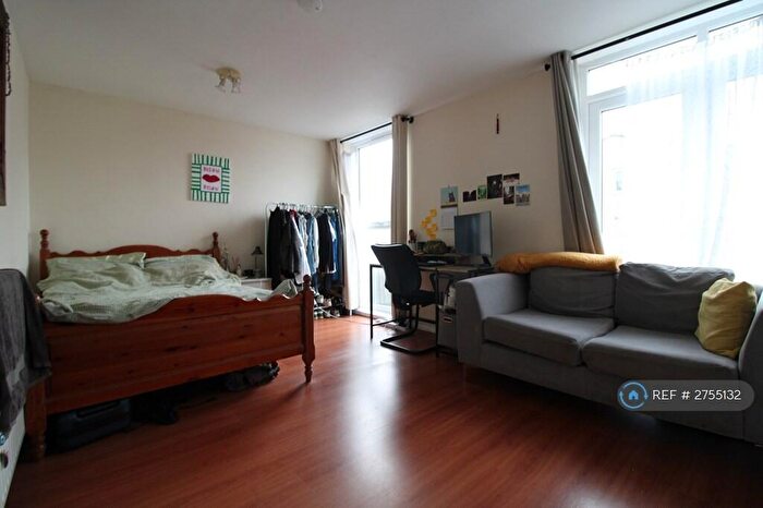 4 Bedroom End Of Terrace House To Rent In Lammermoor Road, London, SW12