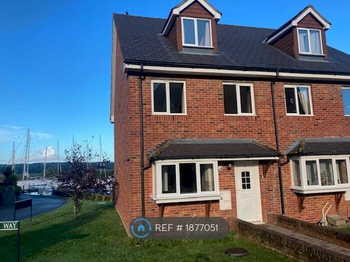 4 Bedroom Semi-Detached House To Rent In Kingfisher Way, Newport, PO30