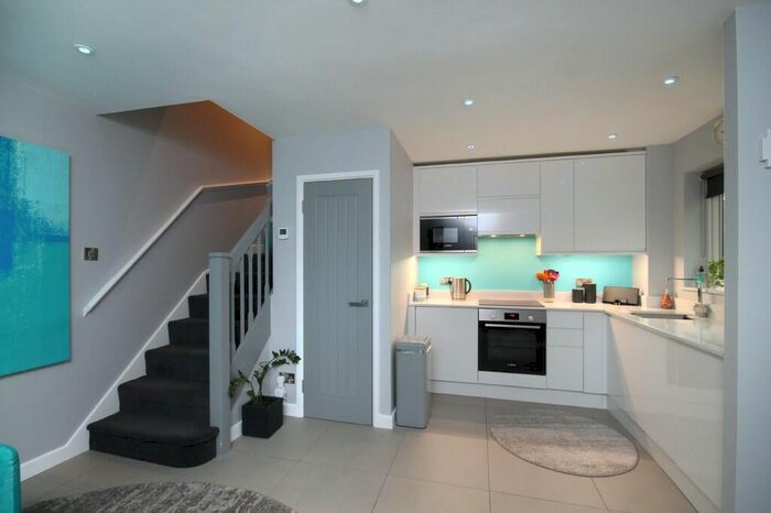 1 Bedroom Semi-Detached House To Rent In North Holmwood, RH5