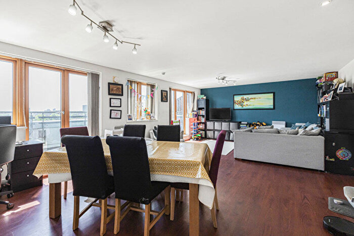 2 Bedroom Apartment To Rent In Meath Crescent, Bethnal Green, E2