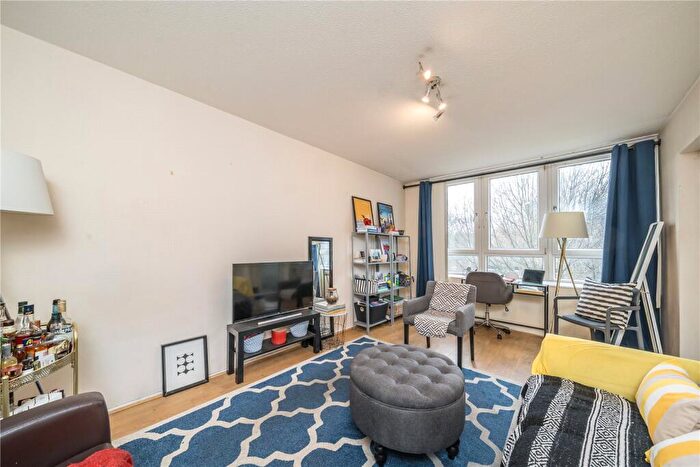 2 Bedroom Maisonette To Rent In Bath Court, St. Luke's Estate, Old Street, London, EC1V