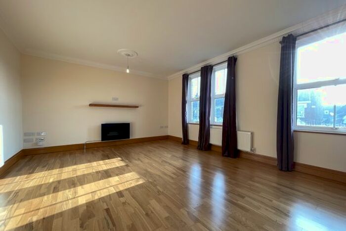 2 Bedroom Flat To Rent In Landells Road, London, SE22