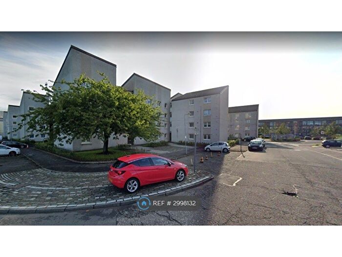 2 Bedroom Flat To Rent In Eglinton Court, Glasgow, G5