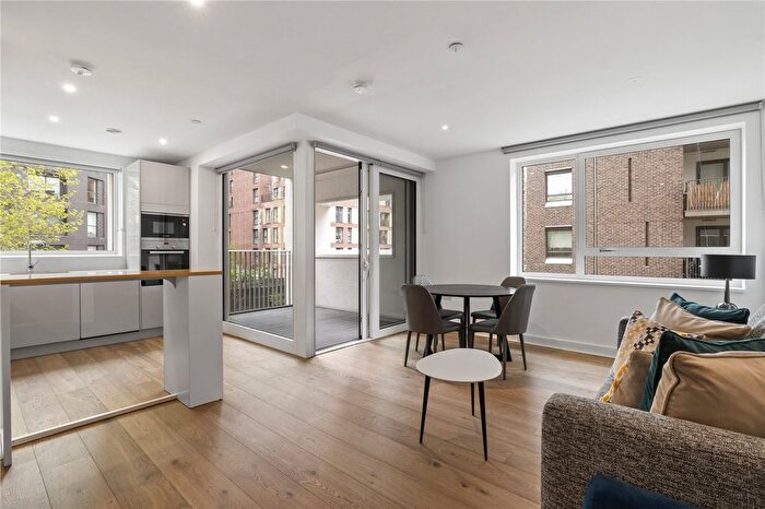 2 Bedroom Flat To Rent In Walton Heights, Walworth Road, London, SE17