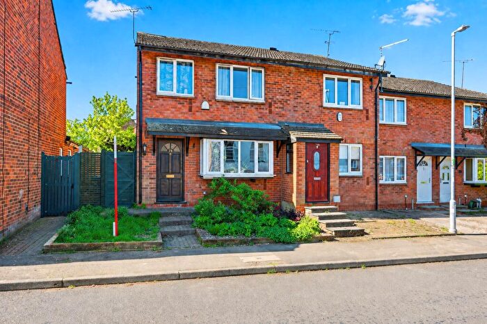 3 Bedroom End Of Terrace House For Sale In Summer Street, Slip End, Luton, Bedfordshire, LU1