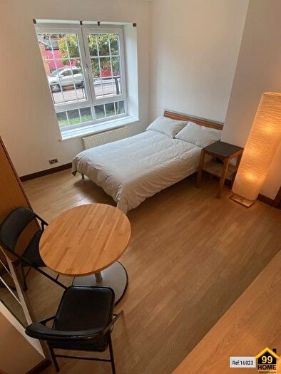 2 Bedroom Flat For Sale In Shrewsbury House, Meadow Rd, Lambeth, London, SW8