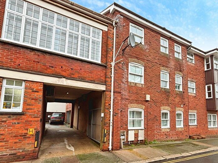 2 Bedroom Apartment For Sale In Crocker Street, Newport, Isle Of Wight, PO30