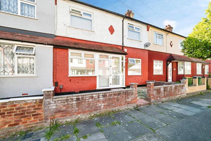 3 Bedroom Terraced House For Sale In Leighton Avenue, Manor Park, London, E12