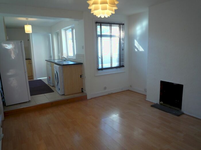 2 Bedroom End Of Terrace House To Rent In Oxford Street, Caversham, Reading, RG4