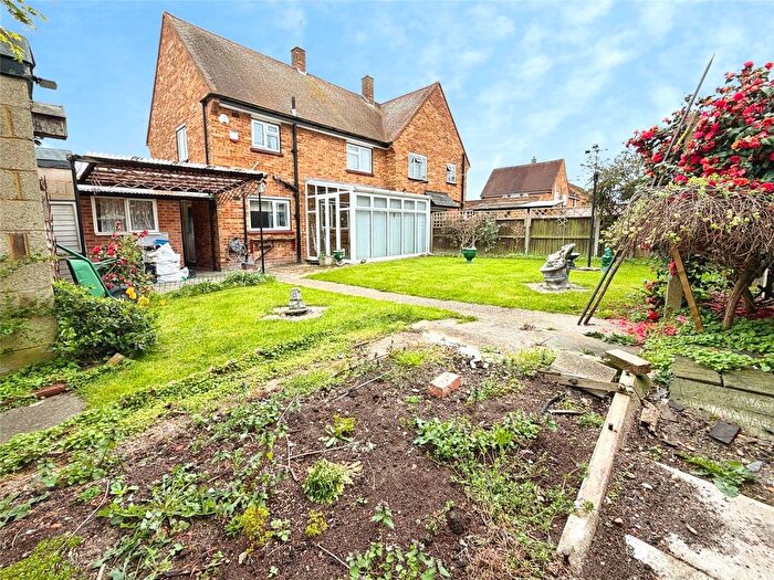 3 Bedroom Semi-Detached House For Sale In St. Peters Road, Uxbridge, UB8