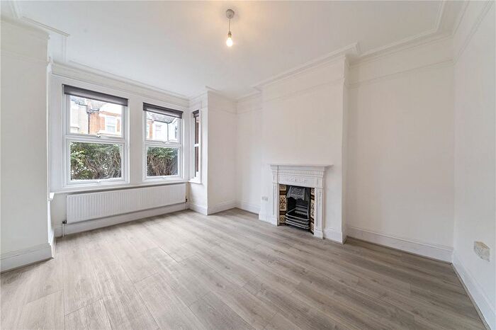 3 Bedroom Detached House To Rent In Corsehill Street, London, SW16