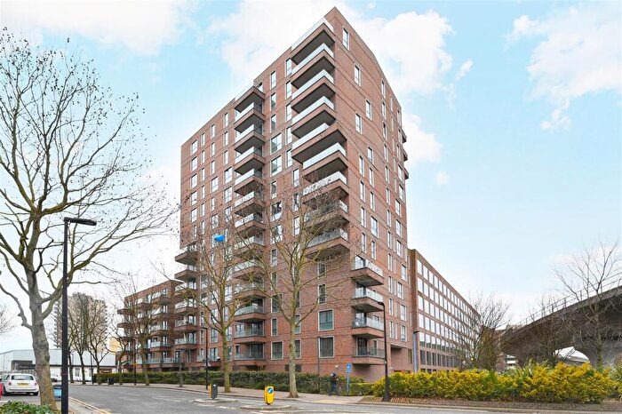 1 Bedroom Apartment To Rent In Connaught Heights, Pontoon Dock, E16