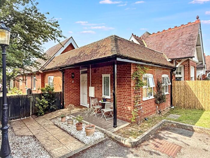 2 Bedroom Apartment For Sale In Coxwell Road, Dundas Court, SN7