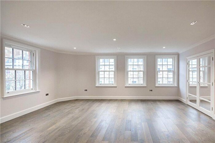 3 Bedroom Flat To Rent In Cochrane Mews, St John's Wood, NW8