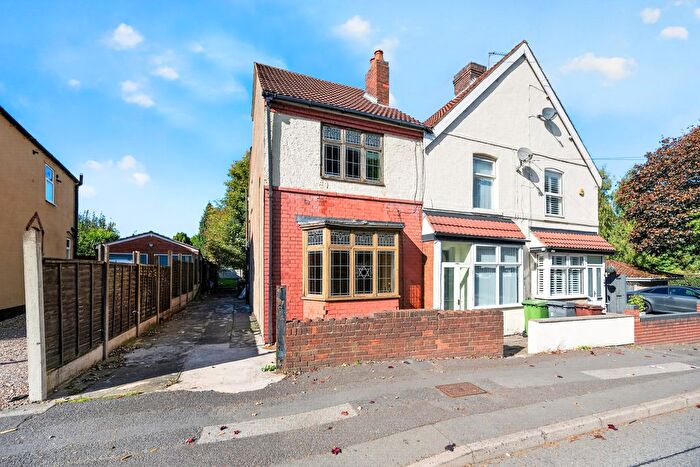 3 Bedroom Semi-Detached House For Sale In Shaw Road, Lanesfield, Wolverhampton, WV14