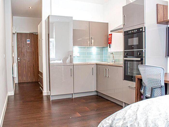 Apartment To Rent In Apt, Park Square Residence #, LS1