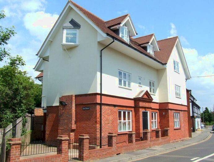 2 Bedroom Apartment To Rent In Farncombe Street, Farncombe, GU7