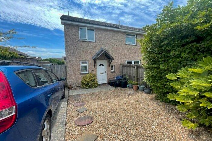 2 Bedroom Property To Rent In Holly Close, Truro, TR3