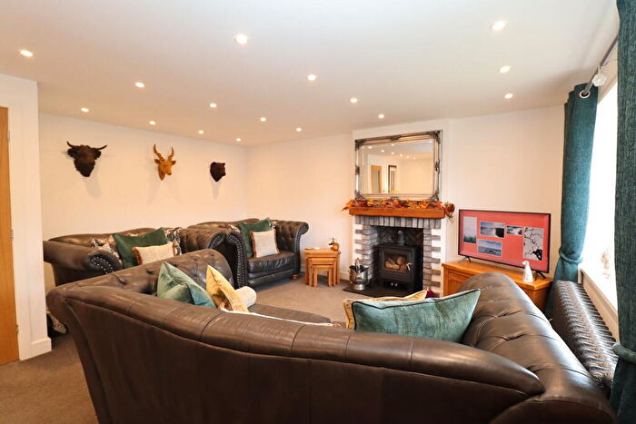 2 Bedroom Detached Bungalow For Sale In Billingley Drive, Thurnscoe, S63