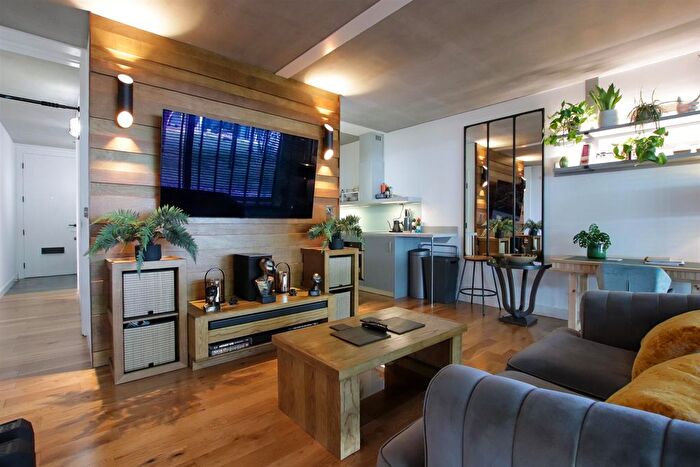 1 Bedroom Flat For Sale In Woodfield Road, Altrincham, WA14