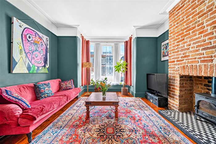2 Bedroom Flat For Sale In Audley Gardens, Seven Kings, IG3