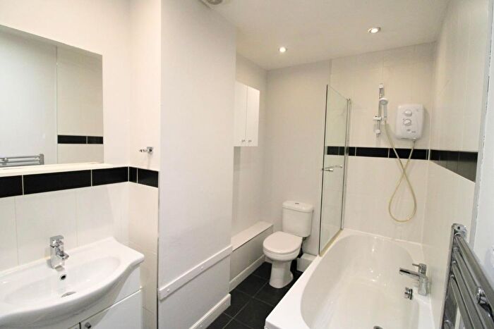 2 Bedroom Flat To Rent In Burgh Hall Street, Glasgow, G11