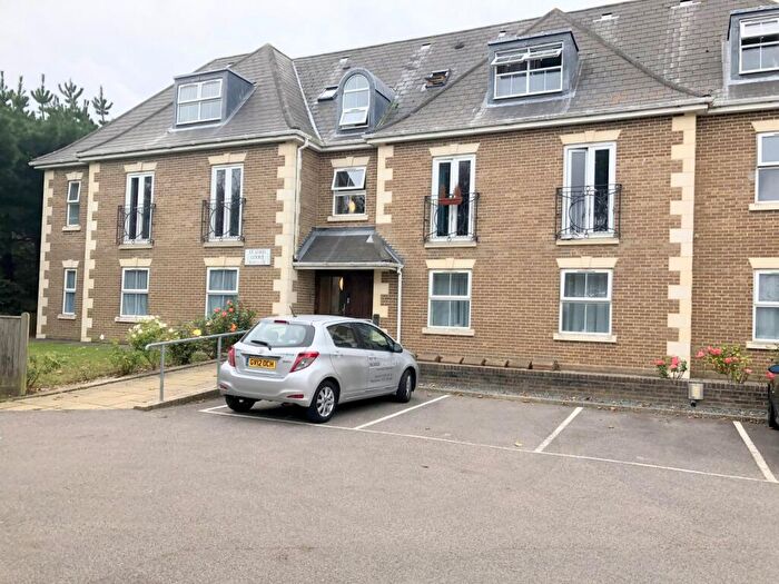 2 Bedroom Apartment To Rent In St. Lukes Court, Church Hill, BN9