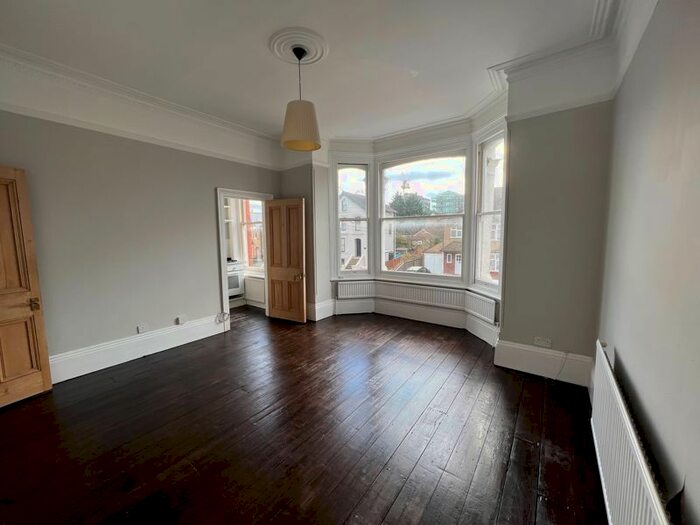 1 Bedroom Flat To Rent In Leicester Road, New Barnet, Barnet EN5