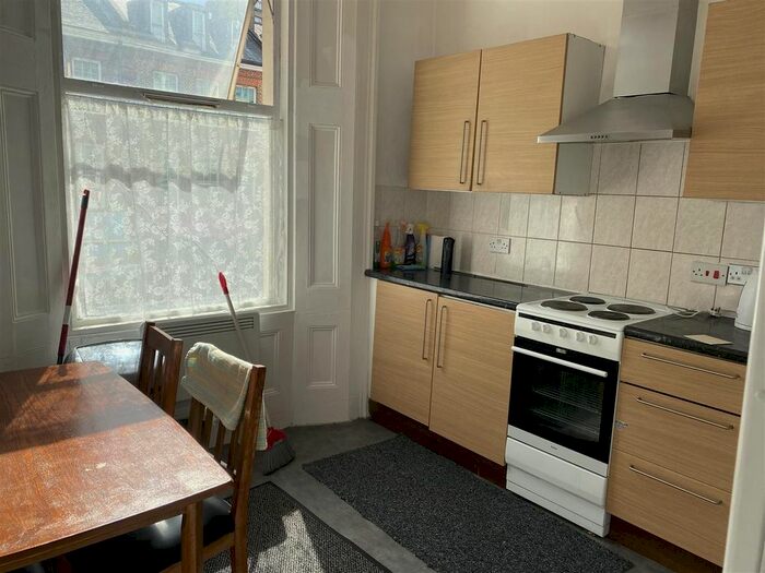 2 Bedroom Flat To Rent In Harrow Road, London W9