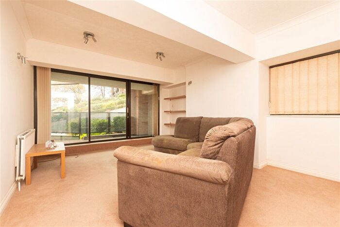 2 Bedroom Flat For Sale In Esplanade, Esplanade, Rochester, Kent, ME1