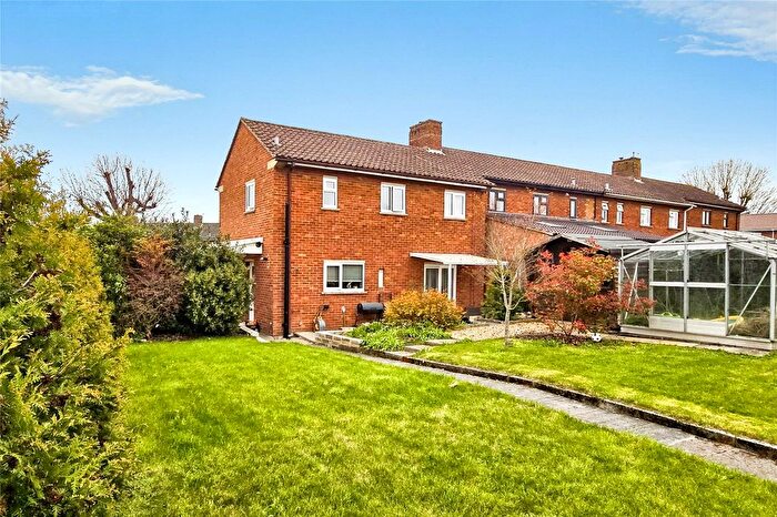 3 Bedroom End Terrace House For Sale In Ashmead, Trowbridge, BA14