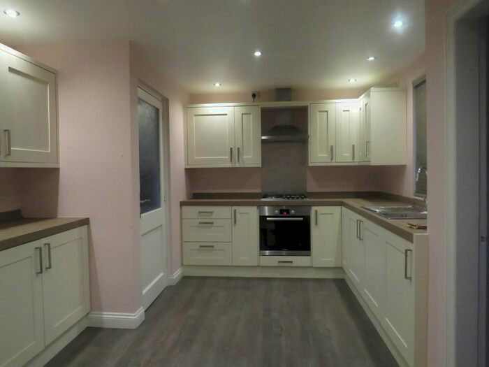 3 Bedroom Semi-Detached House To Rent In Royds Crescent, Rhodesia, Worksop S80